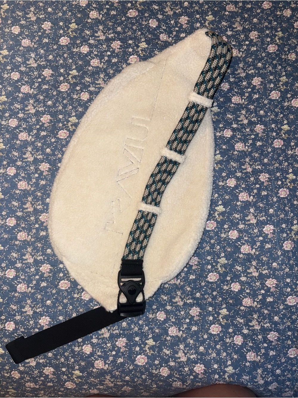 KAVU Cross body Sherpa Fleece Bag - Picture 2 of 2